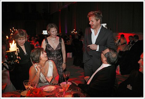 Gordon meets guests 3