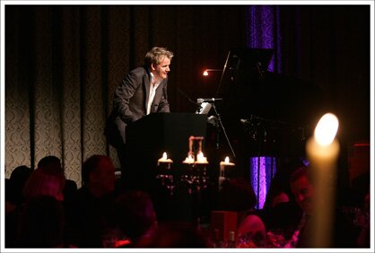 Gordon Hosts the Evening